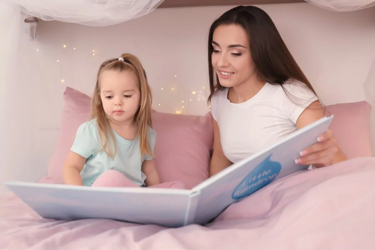 How Bedtime Reading To Kids Is Done